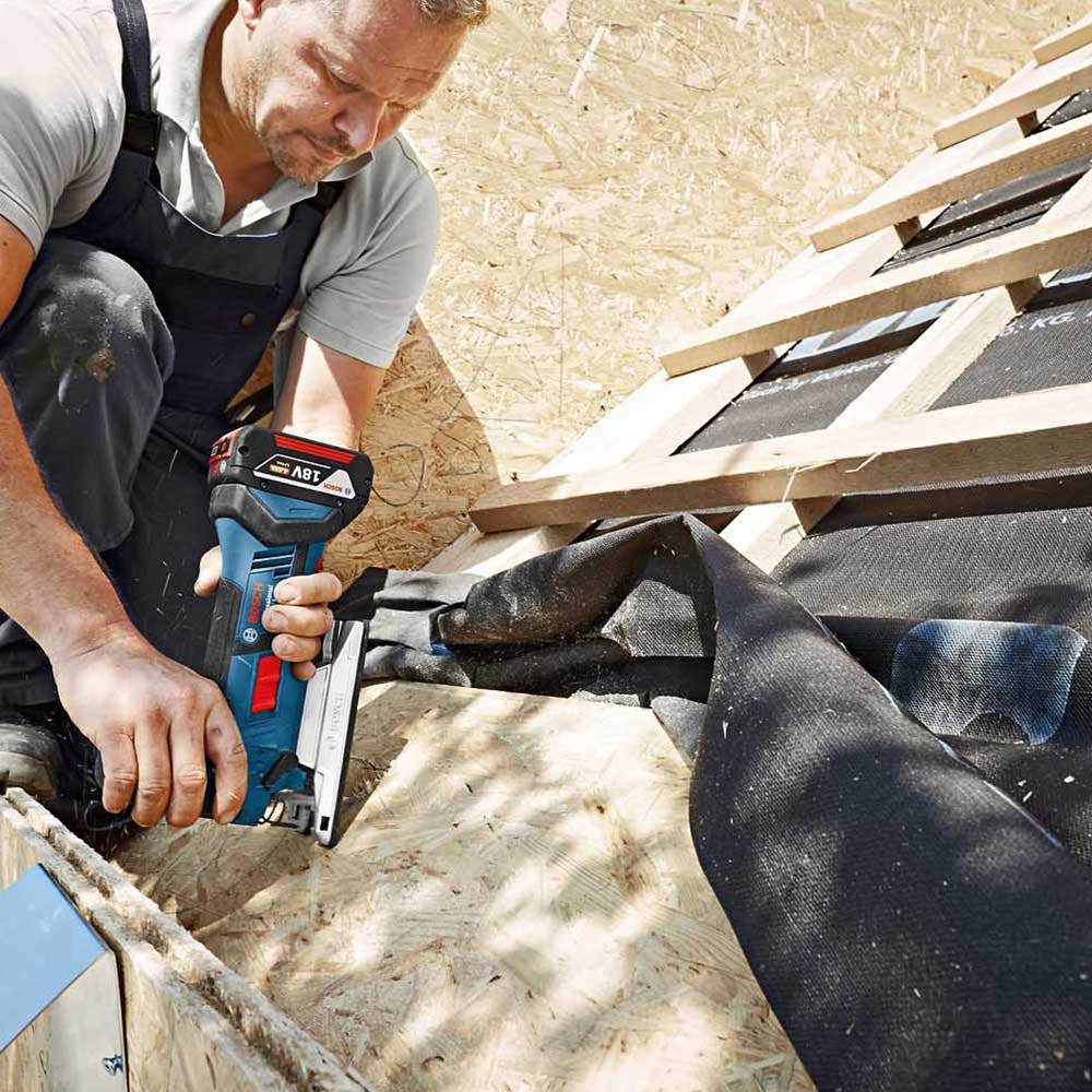 BOSCH 18V Cordless Jigsaw GST 18 V-LI B Skin 06015A6100