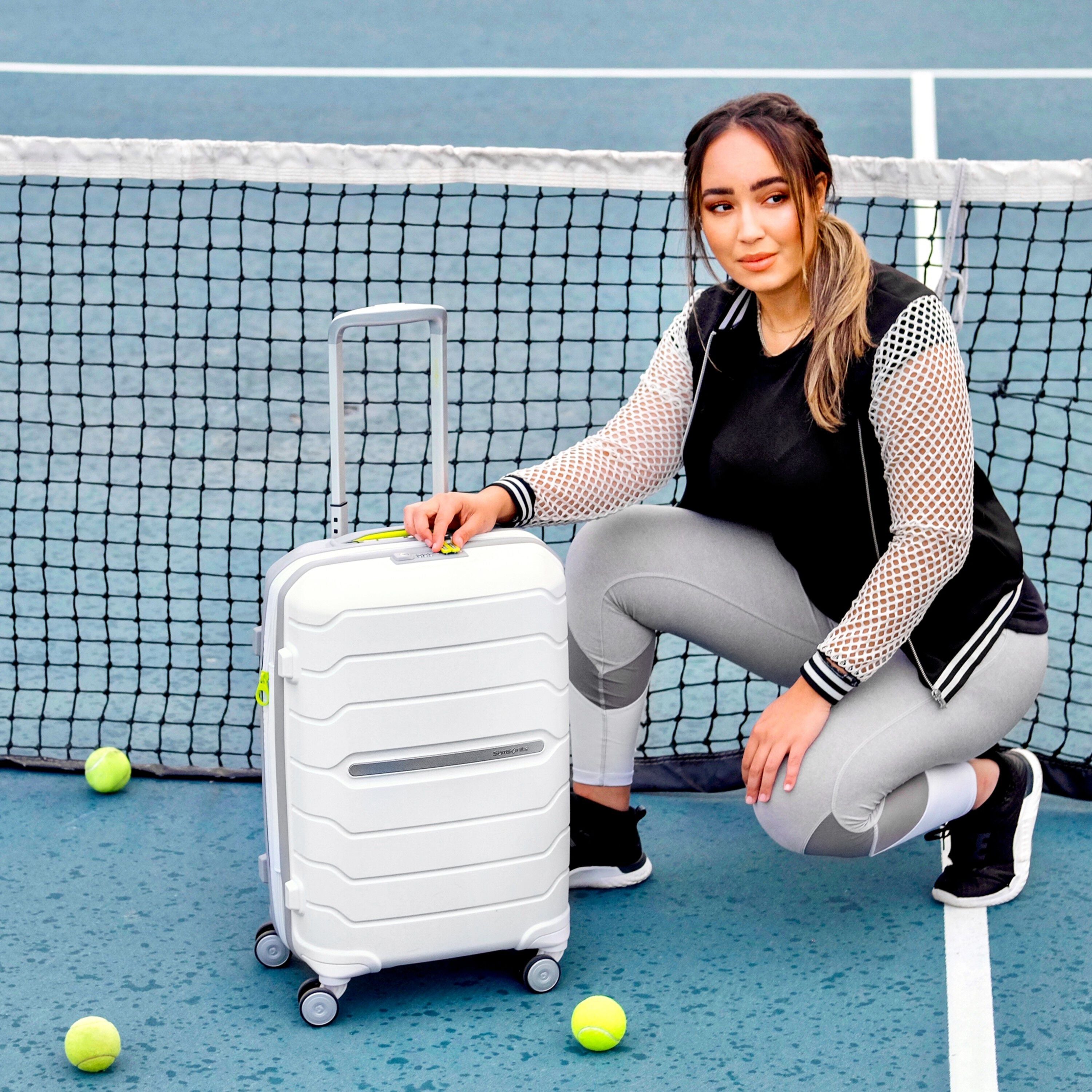 SAMSONITE FREEFORM CARRY-ON SPINNER