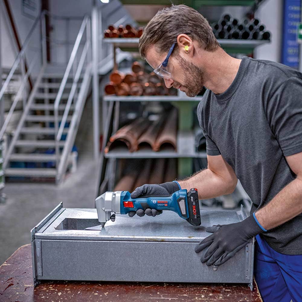 BOSCH 18V Brushless 1.6mm Metal Nibbler Skin GNA18V16E 0.601.529.600