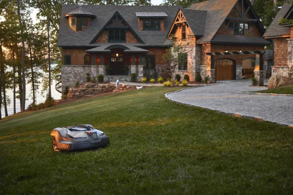 Husqvarna Residential Robotic Lawn Mowers AUTOMOWER® 450X