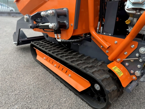 DELEKS®V3000 Self-loading tracked minidumper, hydrostatic transmission, operator platform, Briggs&Stratton engine, electric start.