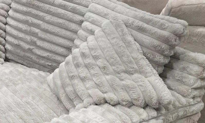 Nestle Chaise Lounge With Dual Cupholders And Charging Ports