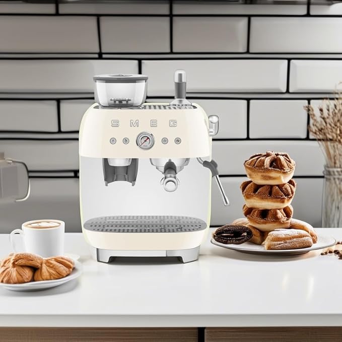 Smeg Semi-Automatic Espresso Machine (Cream)