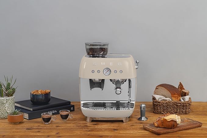 Smeg Semi-Automatic Espresso Machine (Cream)