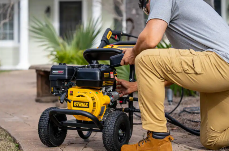 DEWALT 3400 PSI 2.5 GPM Gas Cold Water Pressure Washer with AAA Axial Cam Pump