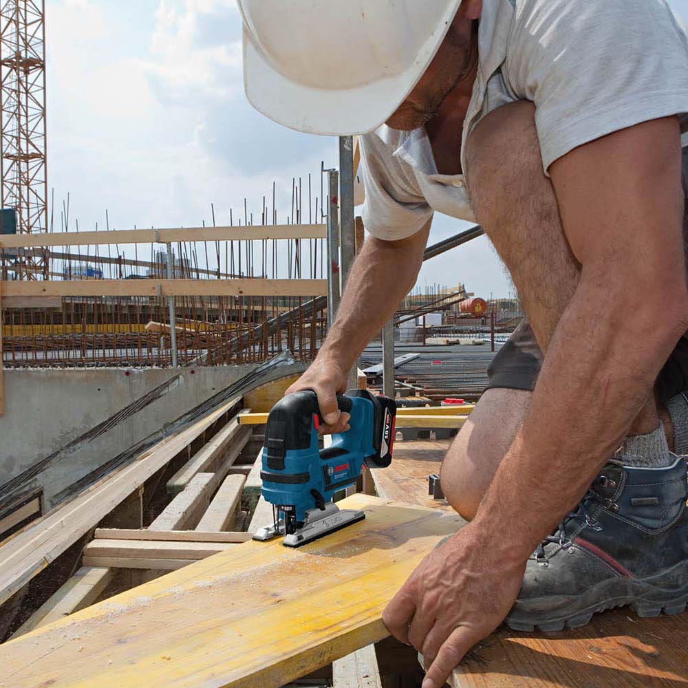 BOSCH 18V Cordless Jigsaw GST 18 V-LI B Skin 06015A6100