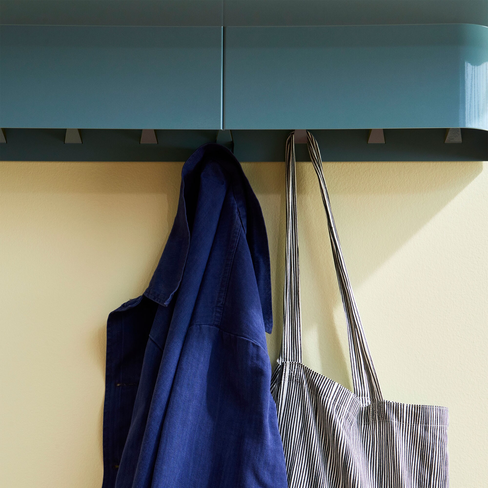 Korpus Wall Shelf with Coat Hook L