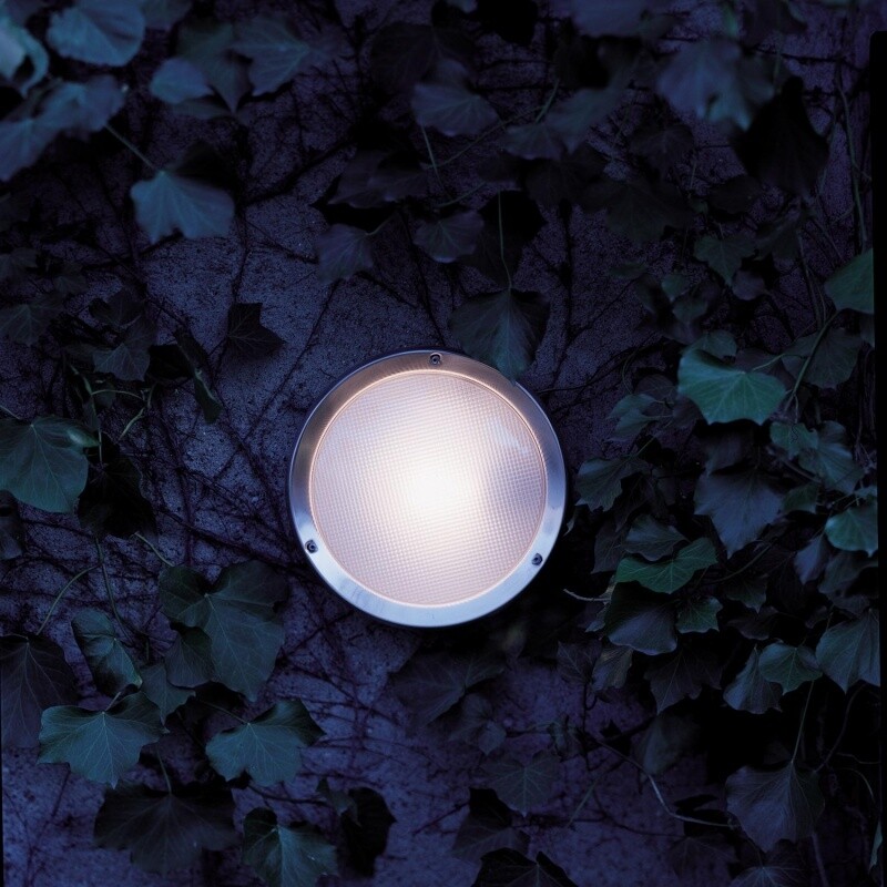 Niki Outdoor Wall Lamp