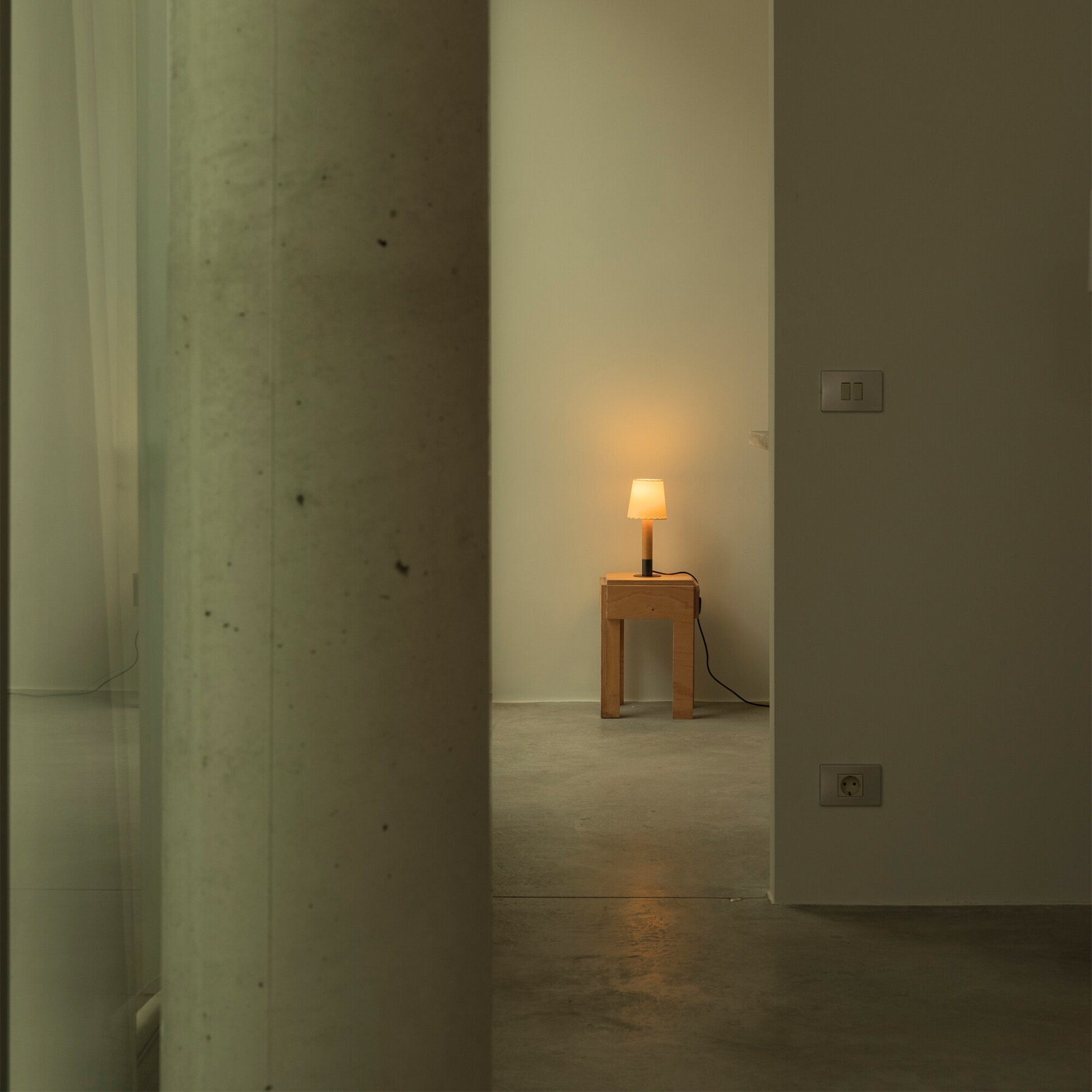 Basica Minima Table Lamp