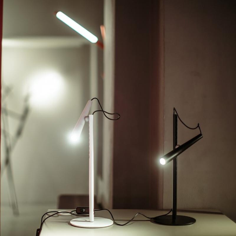 Magneto LED Table Lamp