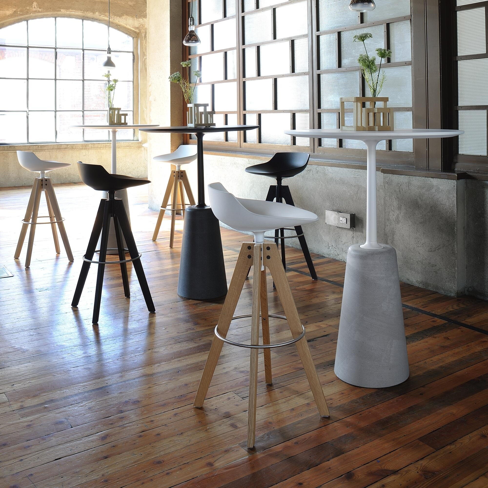 Flow Barstool Frame Oak 65cm