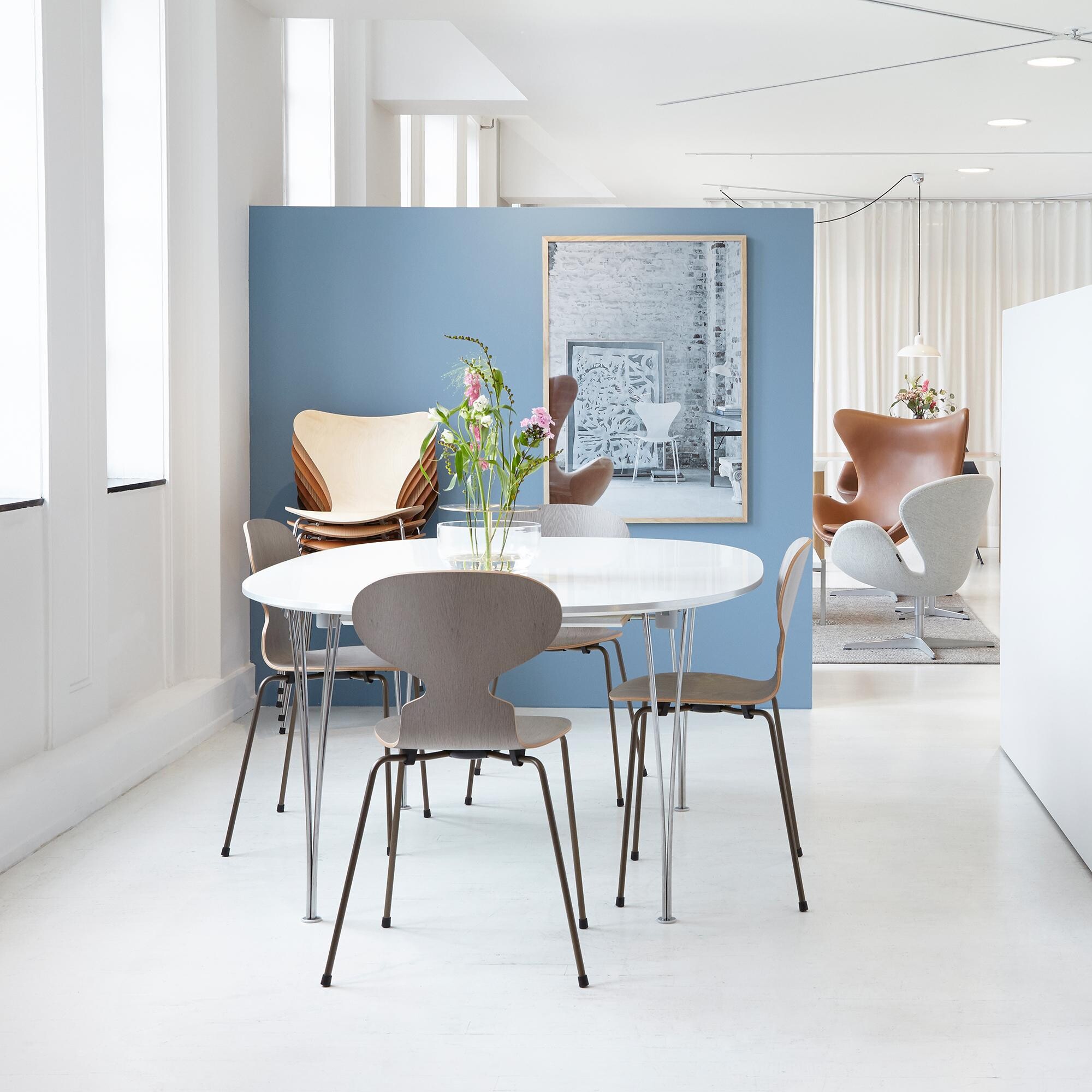 B611 Super-elliptic Table 135cm 135x90x72cm