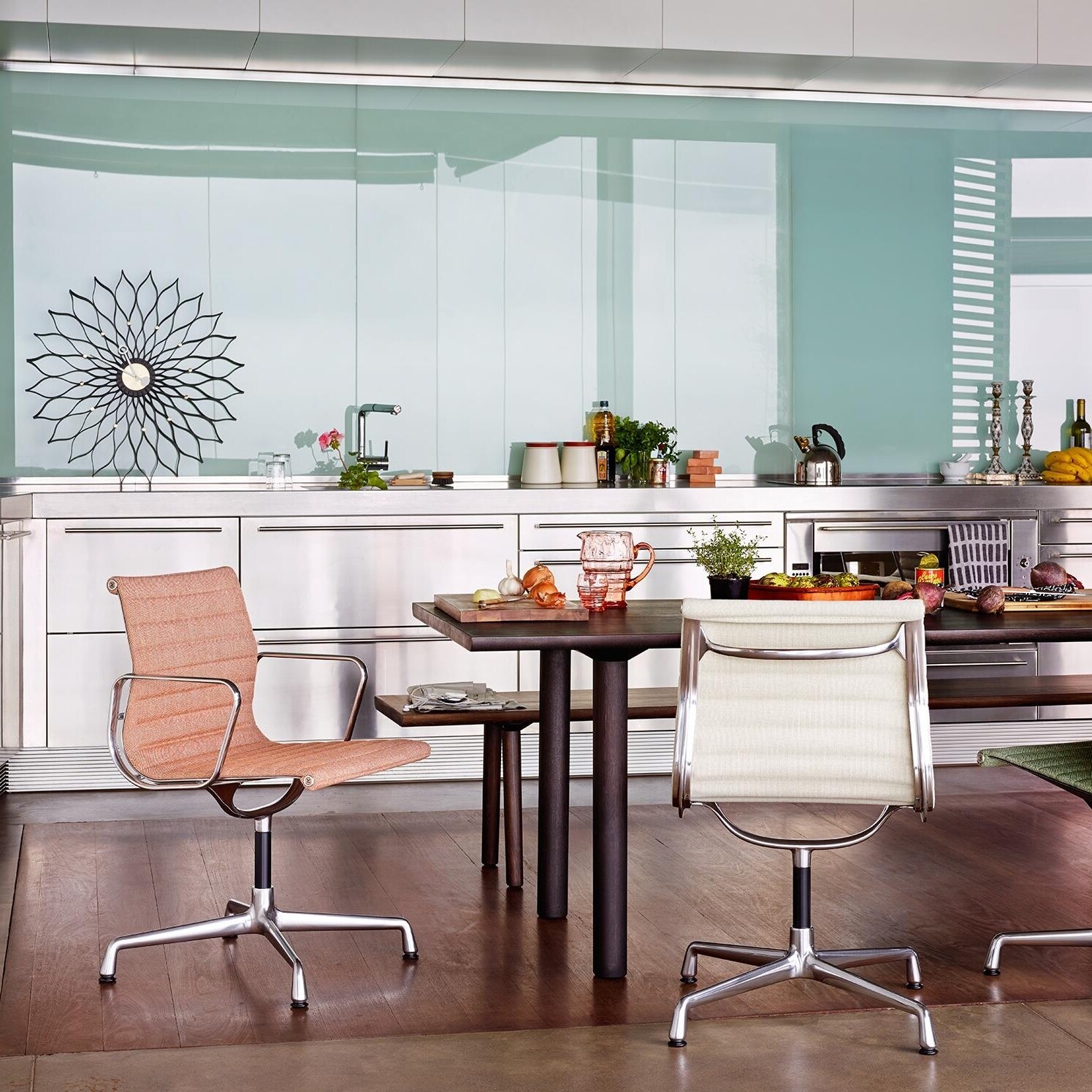 EA 104 Aluminium Chair Armchair