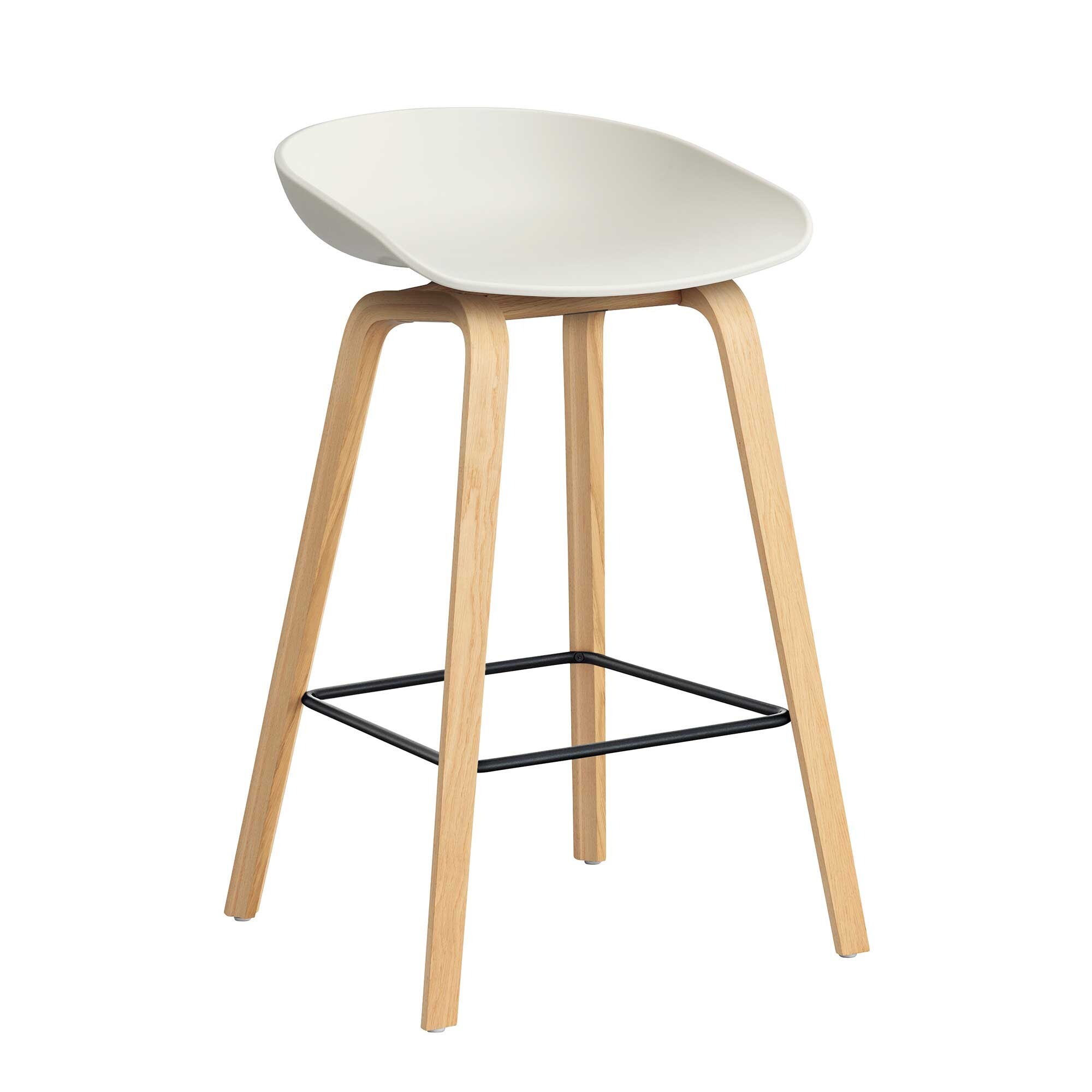 AAS 32 2.0 Bar Stool Low Lacquered Oak