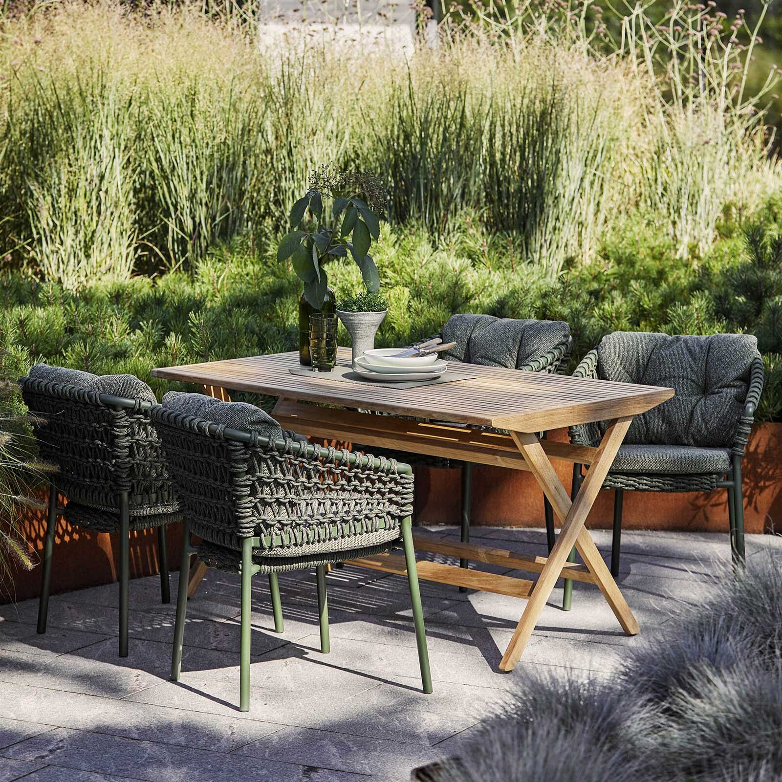 Flip Outdoor Table Foldable 140x80cm