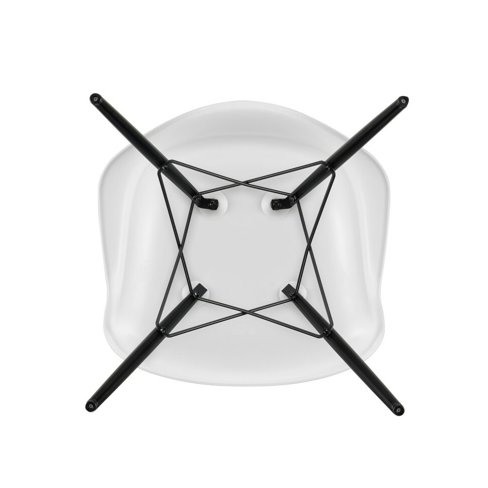 Eames Plastic Armchair DAW RE Black Maple Base