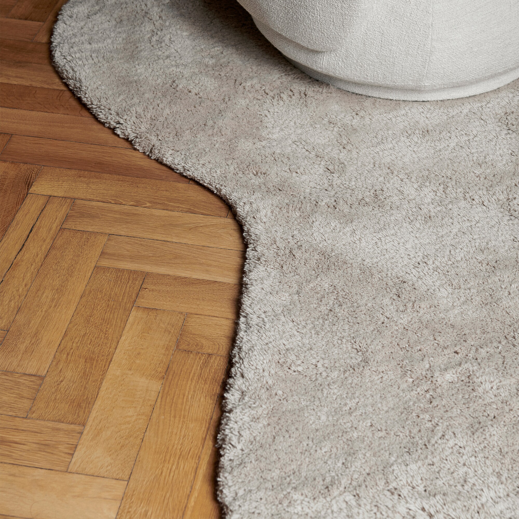 Forma Wool Rug L