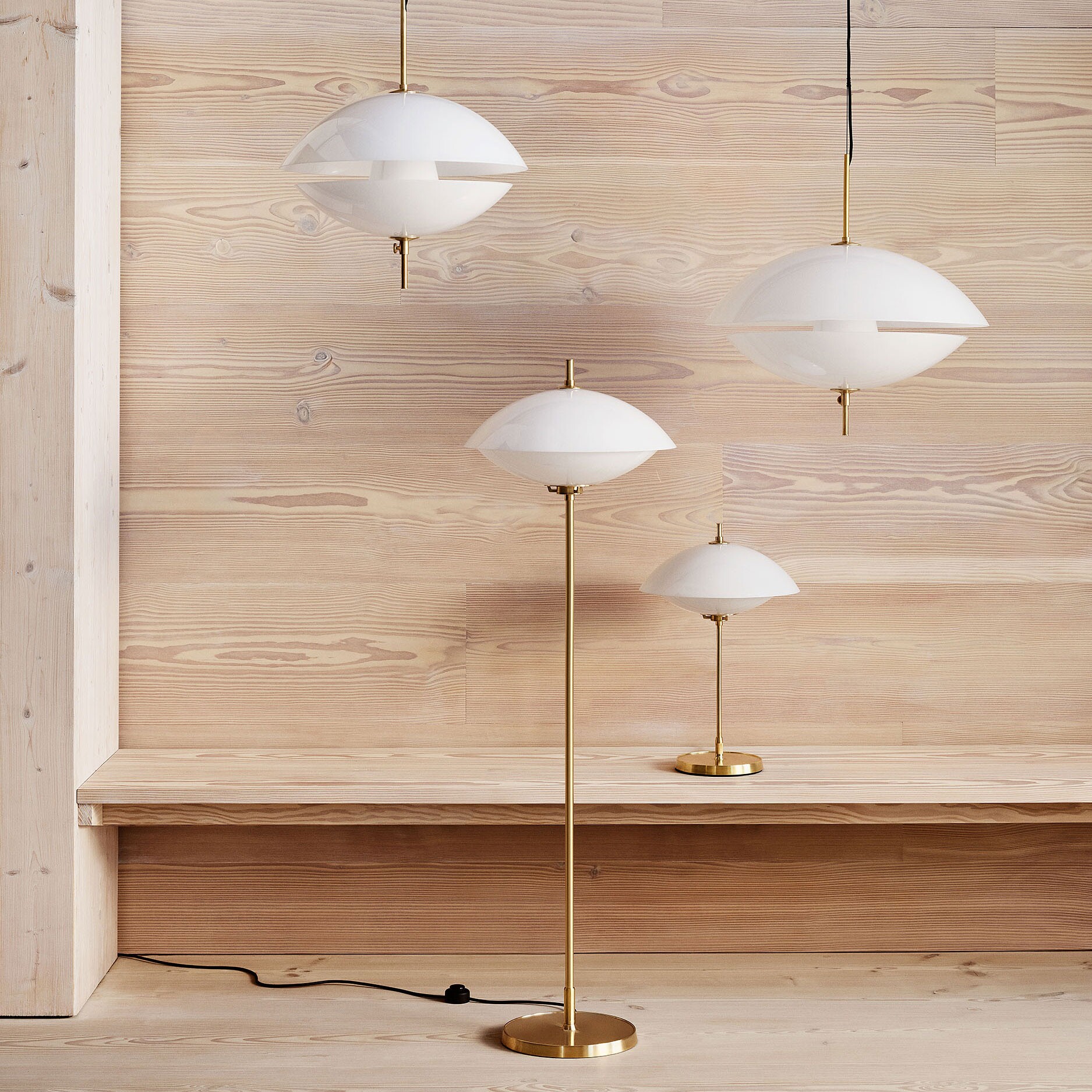 Clam™ Floor Lamp