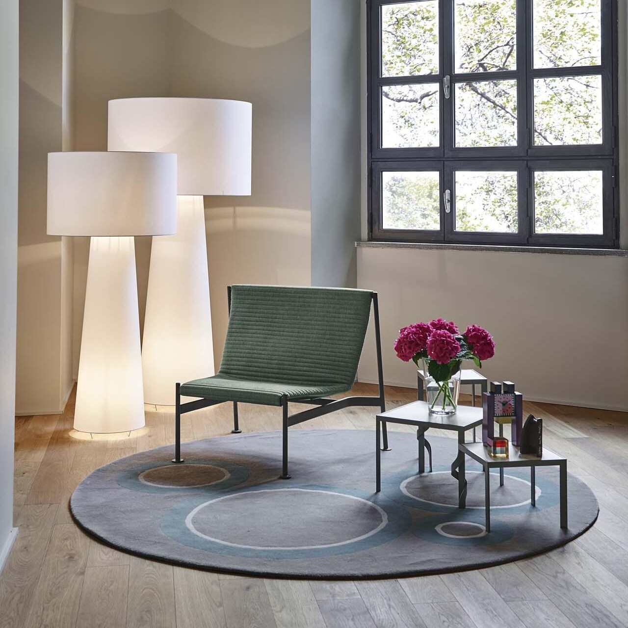 Big Shadow Floor Lamp