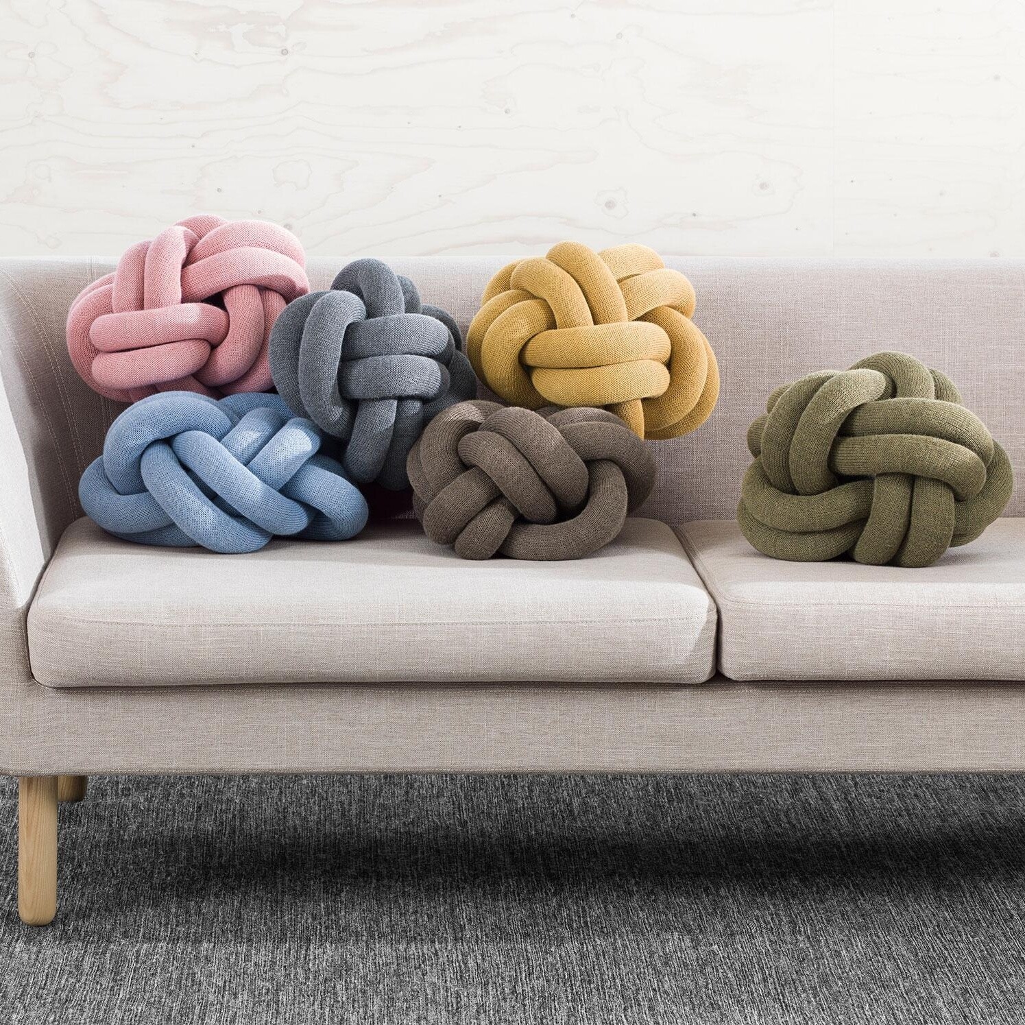 Knot Cushion