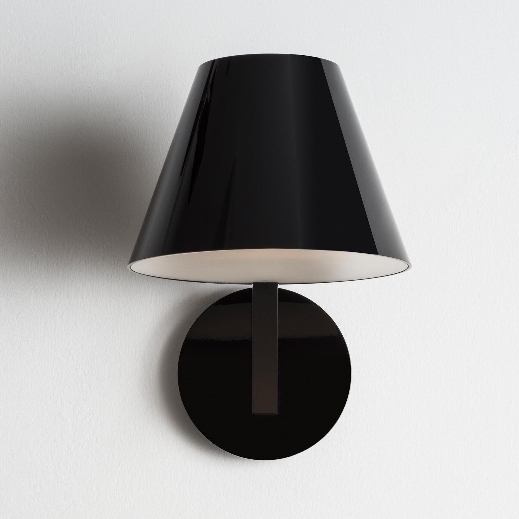 La Petite Parete Wall Lamp