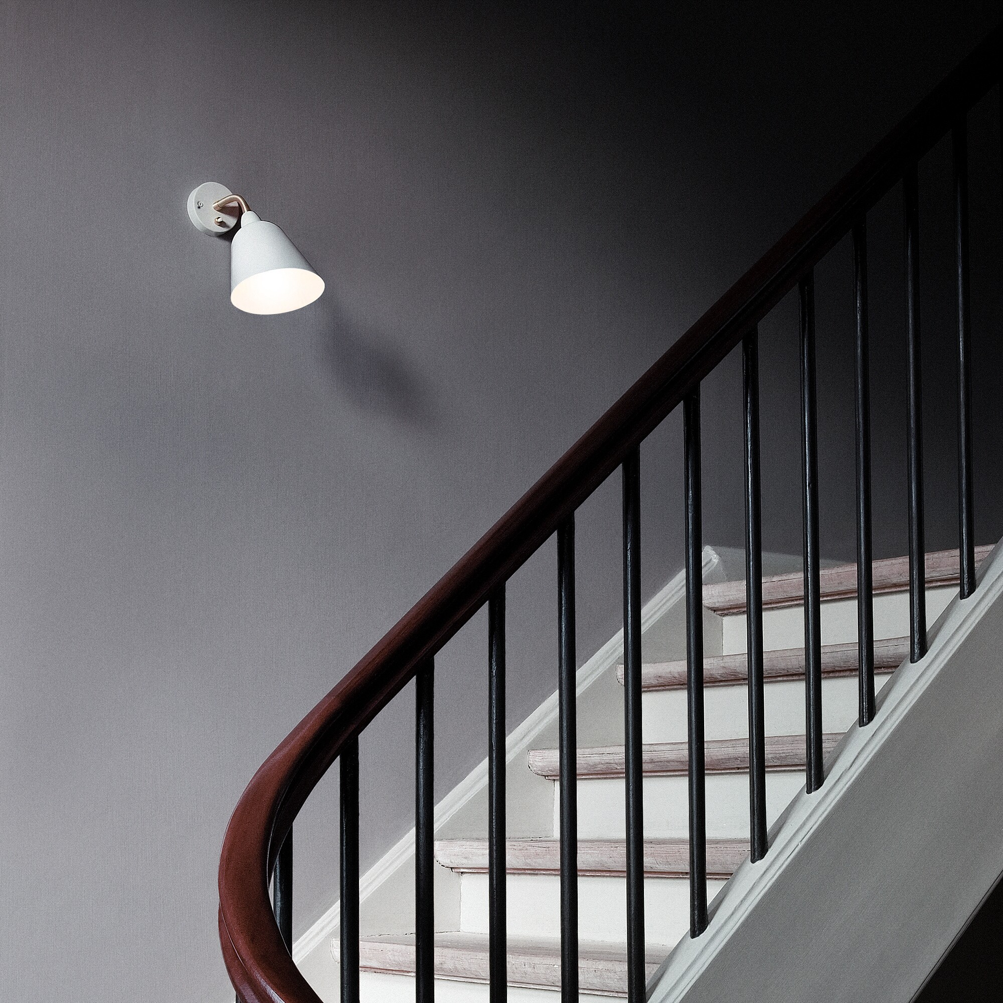 Bellevue AJ9 Wall Lamp