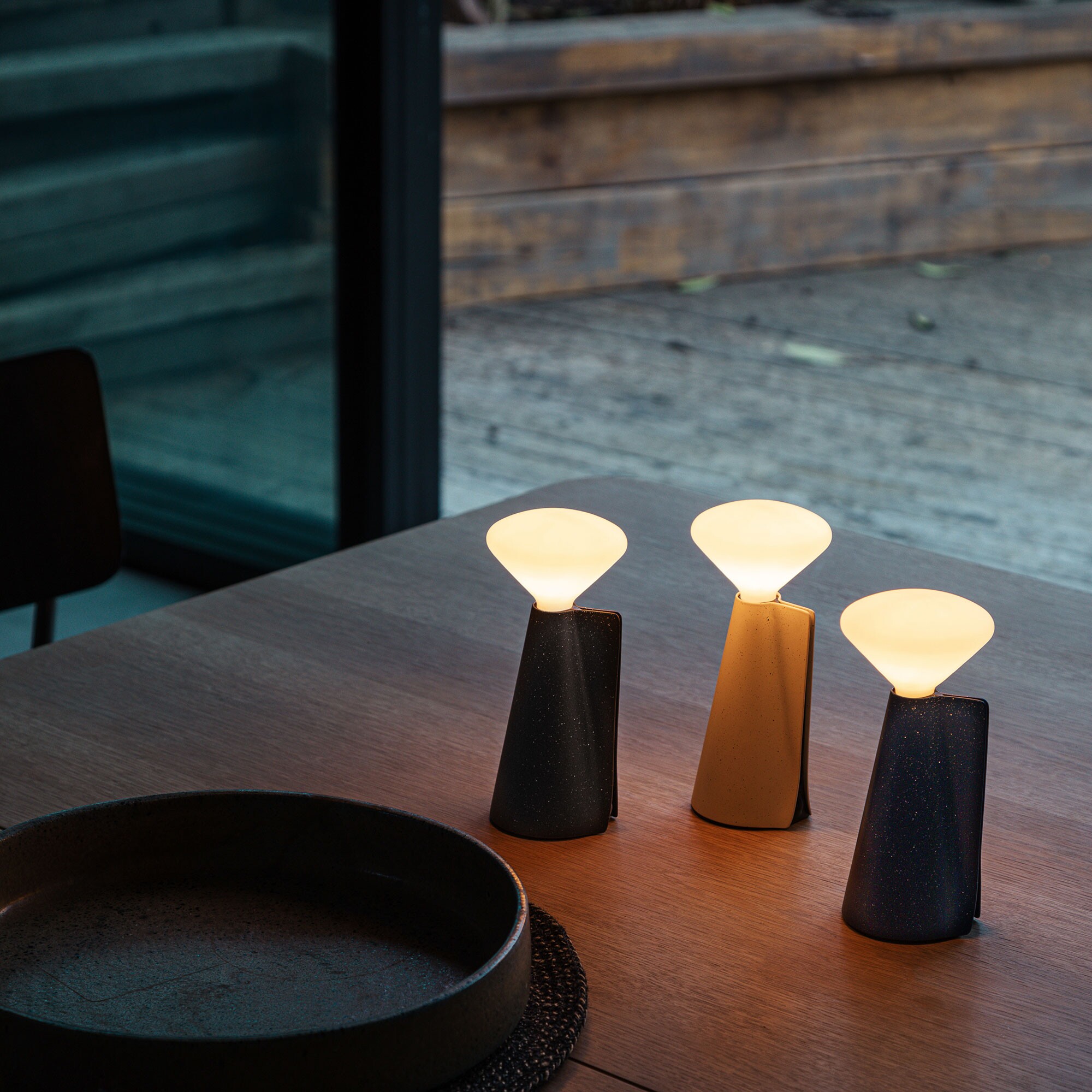 Mantle Portable LED Lamp with Battery