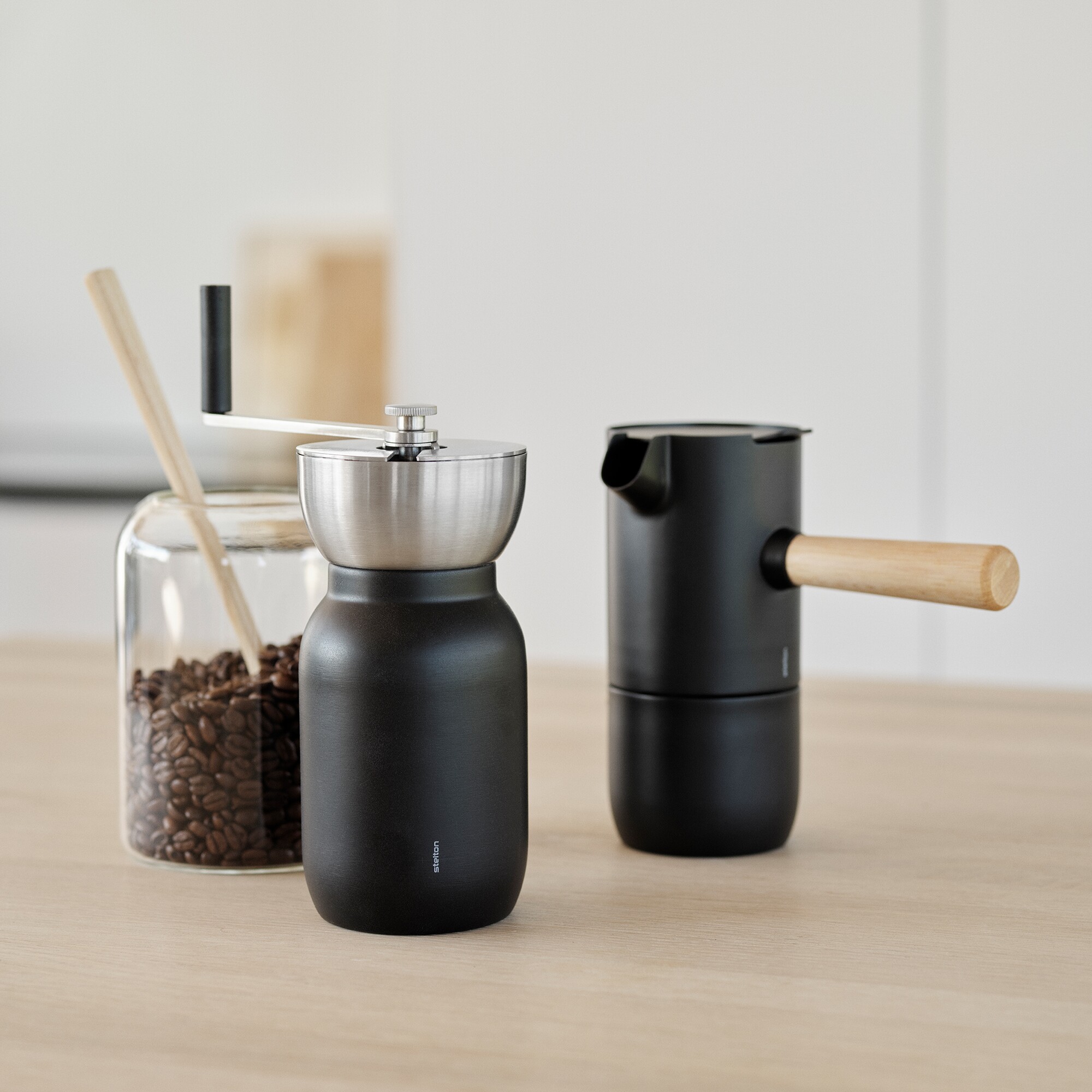 Collar Coffee Grinder With Lid
