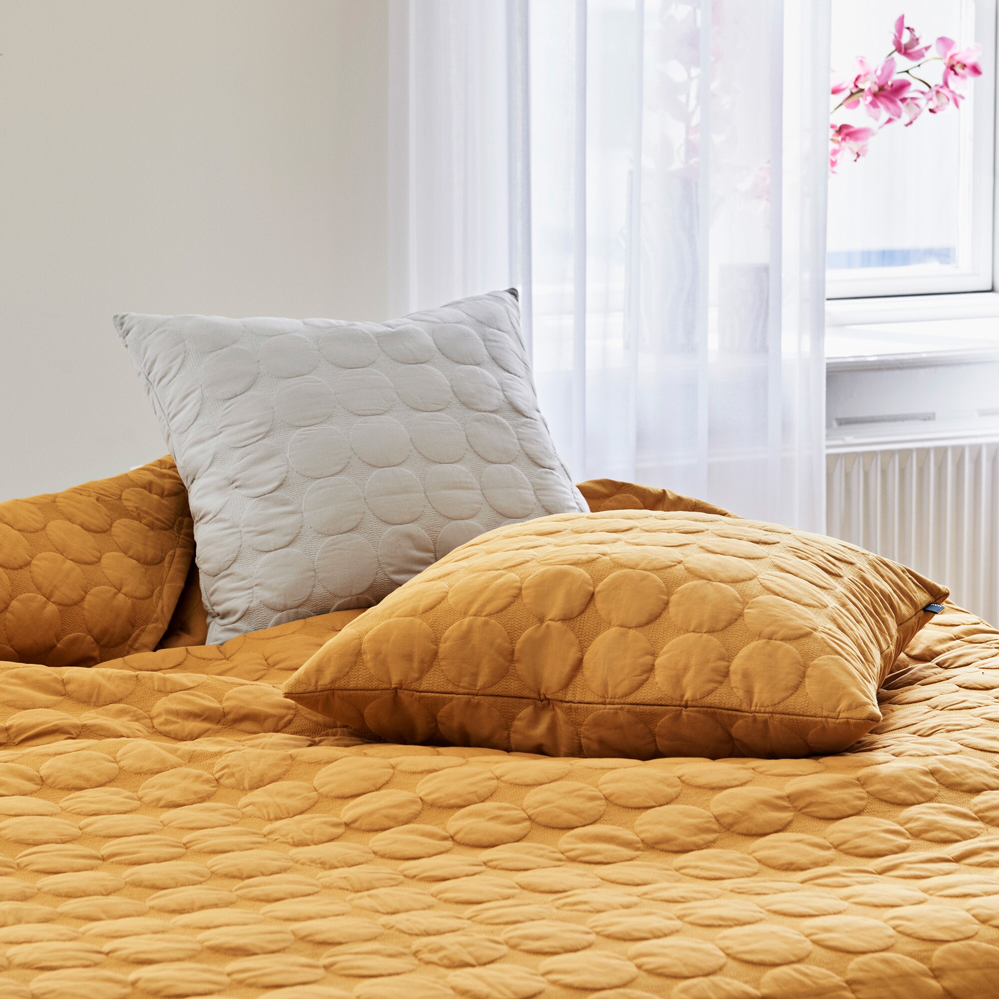 Mega Dot Blanket 260x260cm