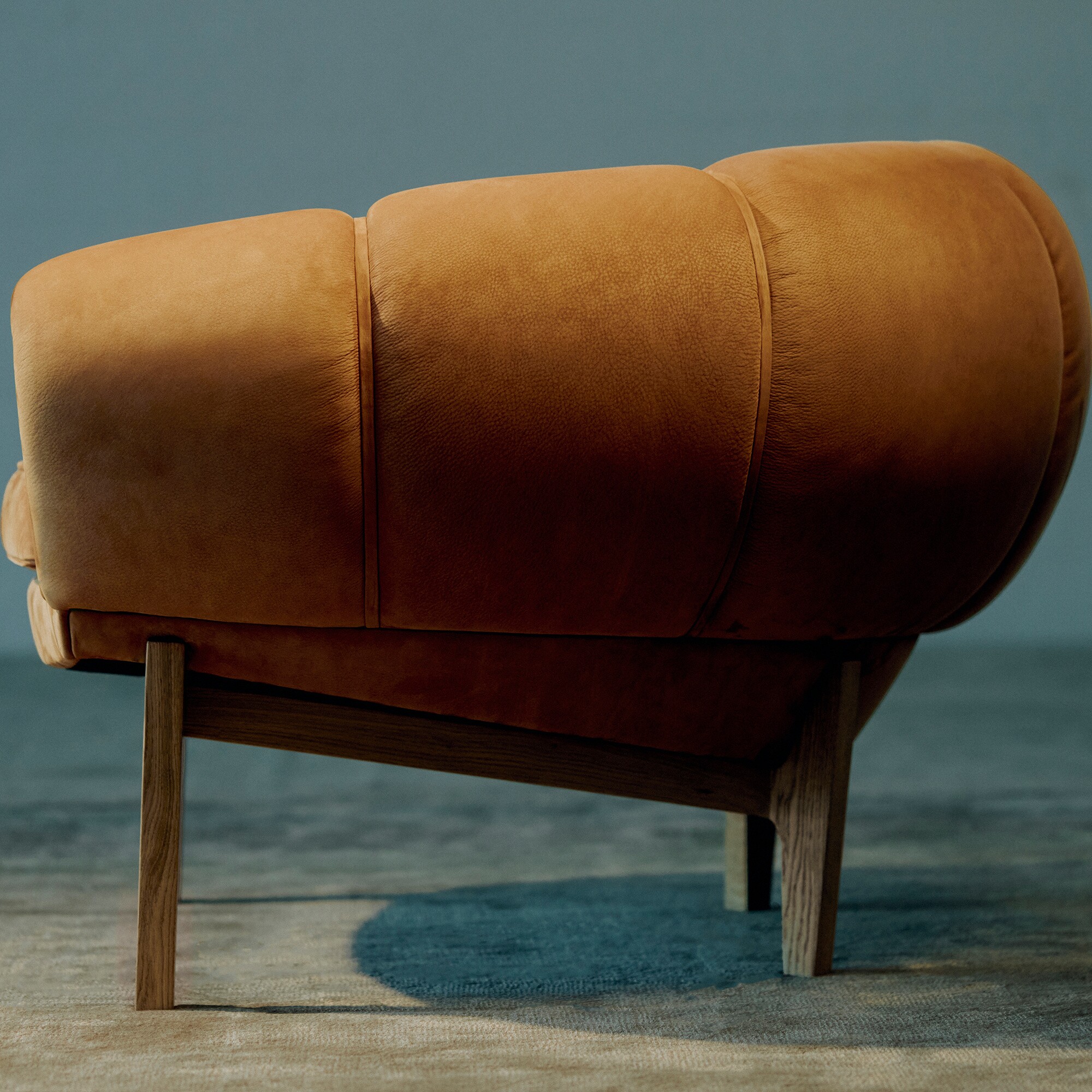 Croissant Lounge Chair Leather