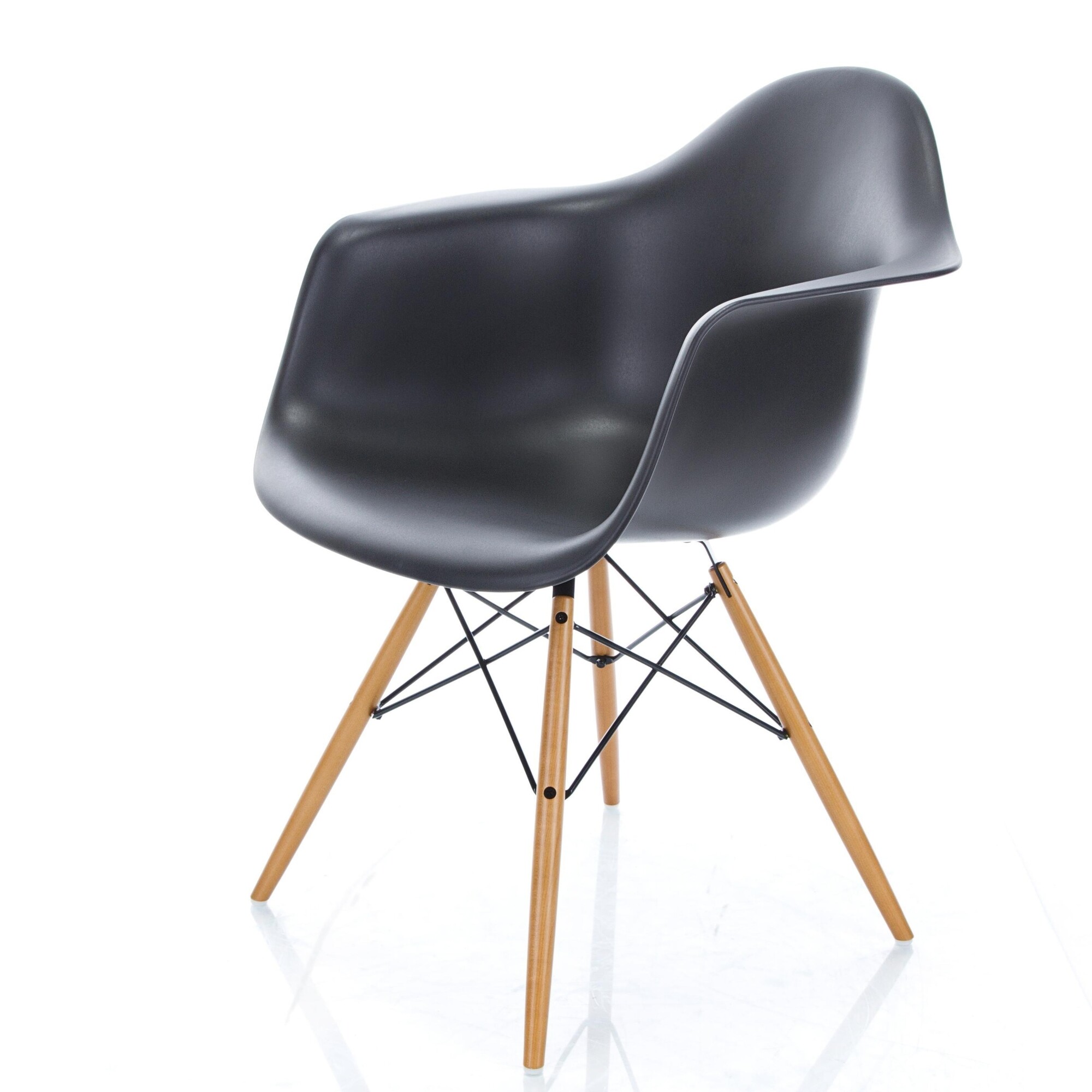 Eames Plastic Armchair DAW Golden Maple Base