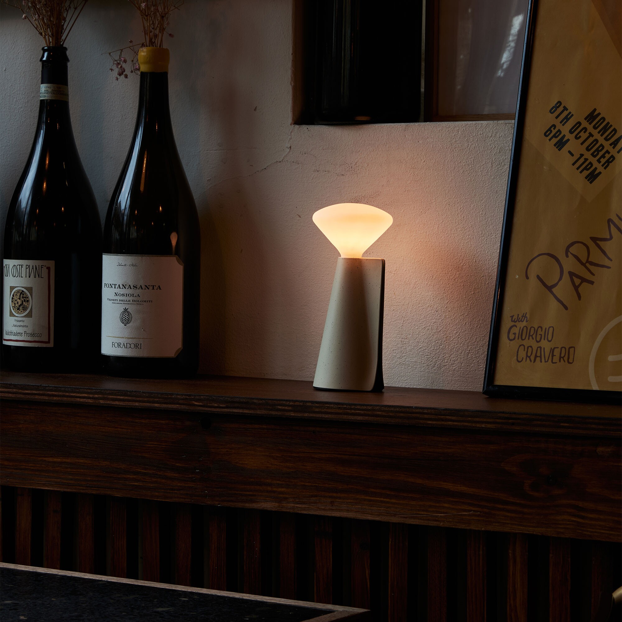 Mantle Portable LED Lamp with Battery