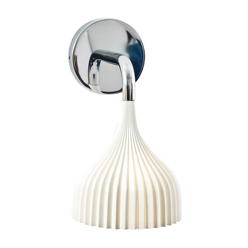 É Wall Lamp