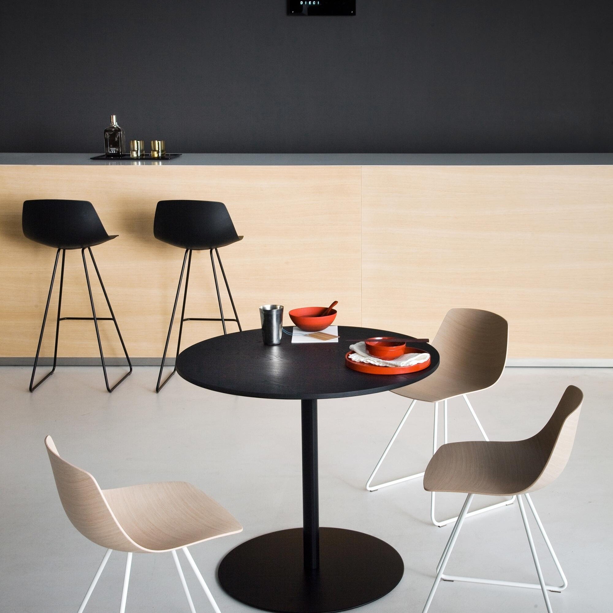 Miunn Bar Stool Skid Frame Black H75