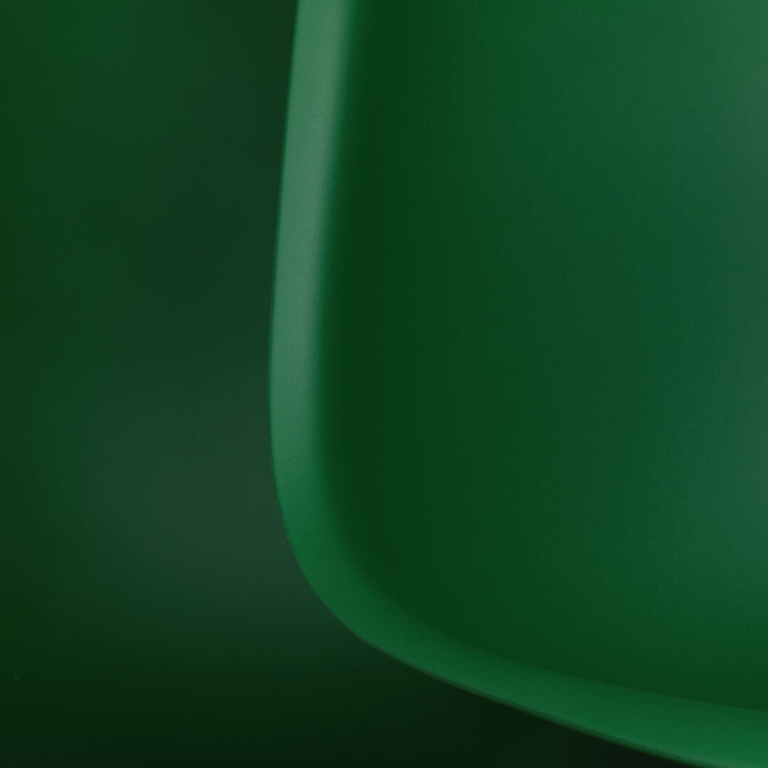 Eames Plastic Armchair DAW RE Black Maple Base