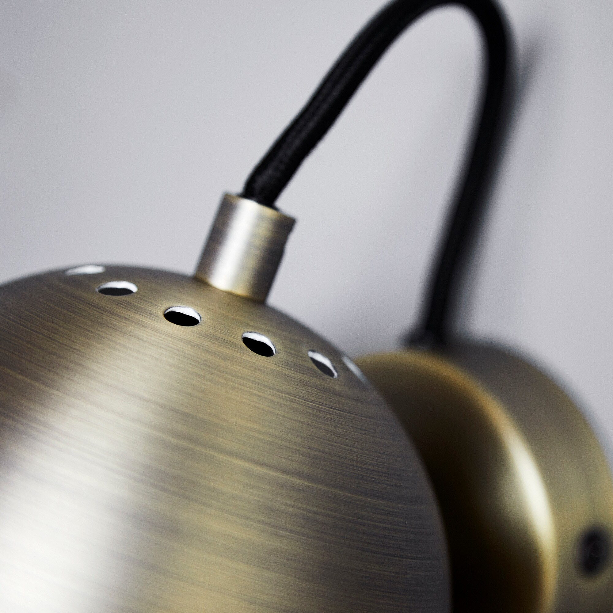 Ball Magnet Wall Lamp Metallic