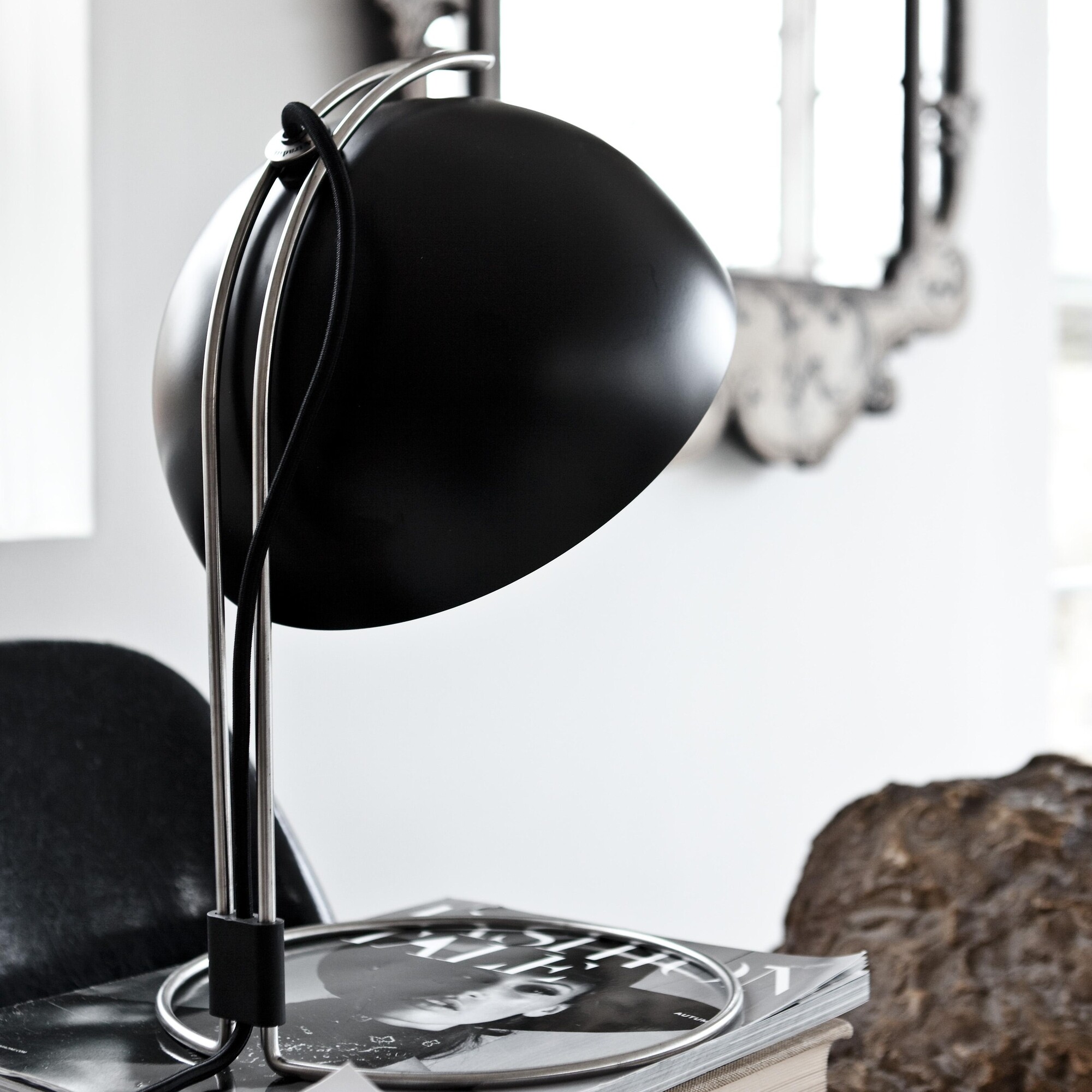 Flowerpot VP4 Table Lamp