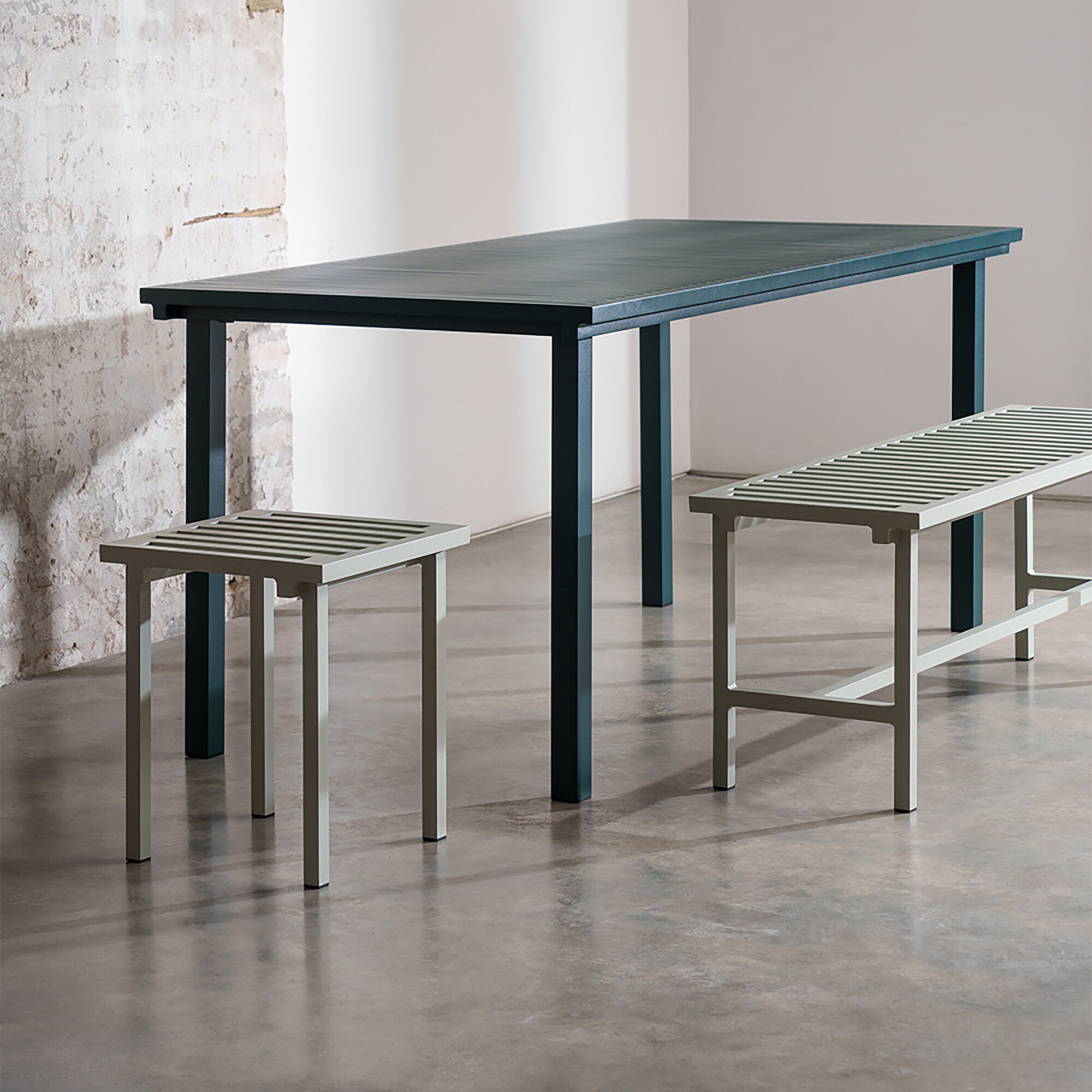 19 Outdoors Bench 122.5x45cm