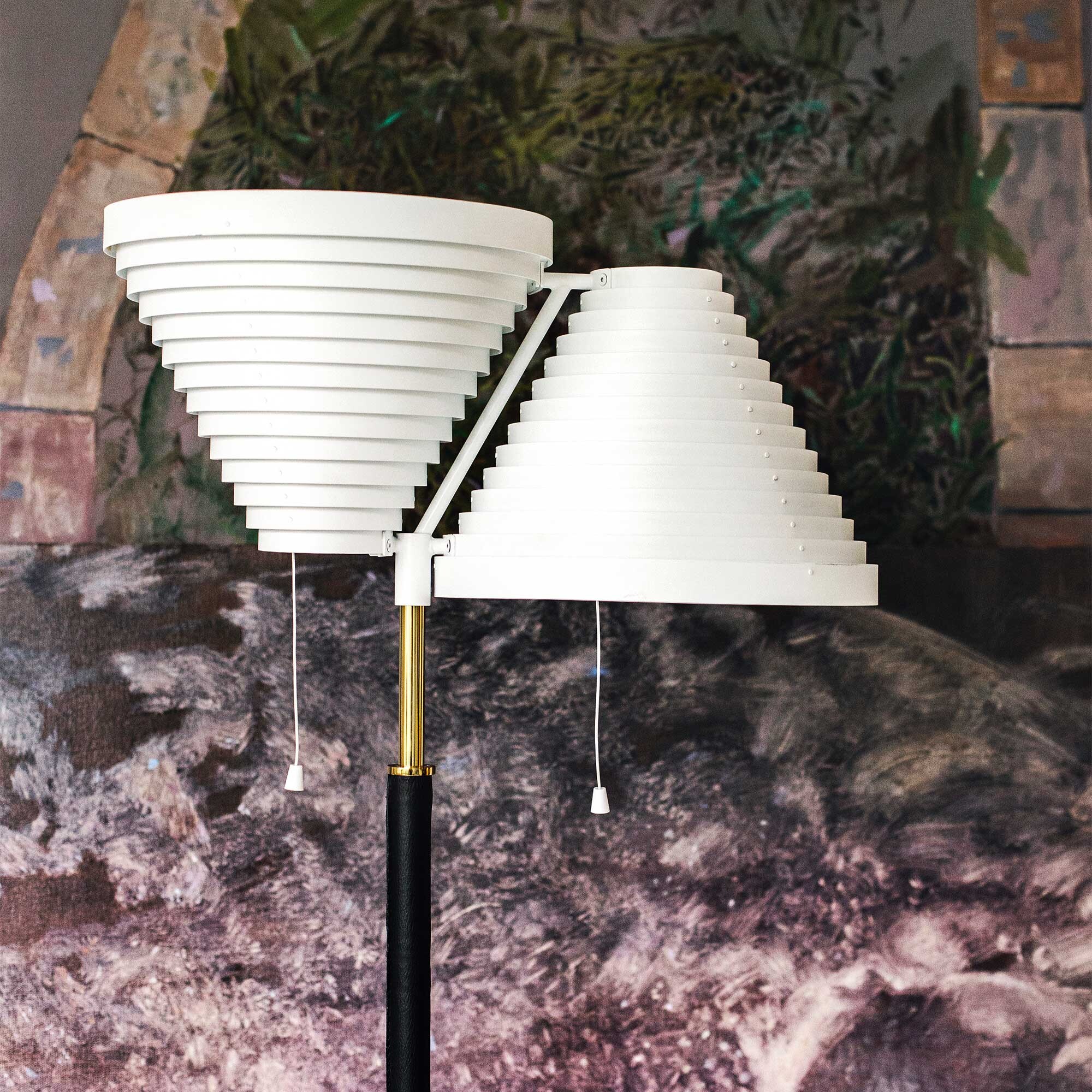 A810 Floor Lamp