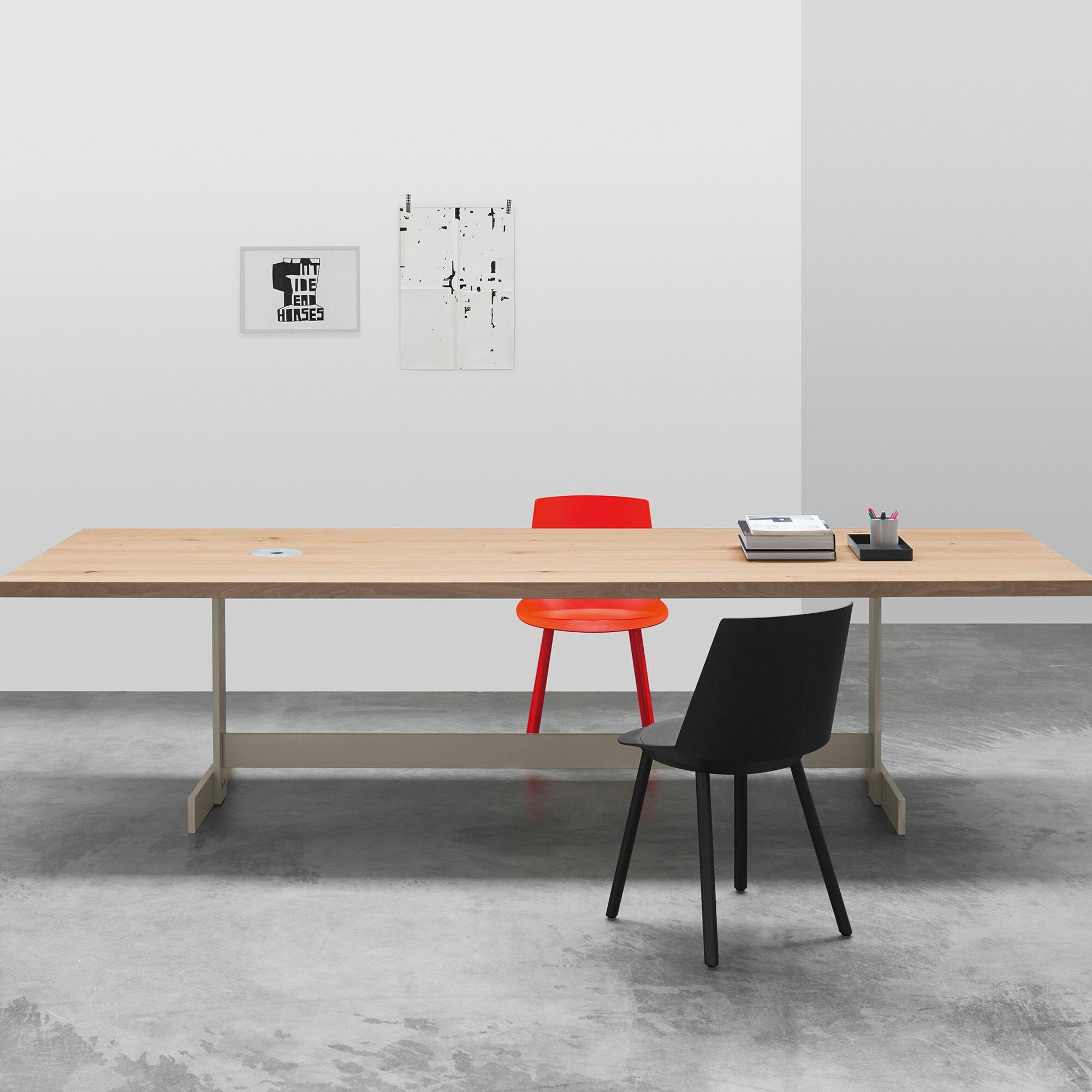 e15 TA23 Kazimir Dining Table