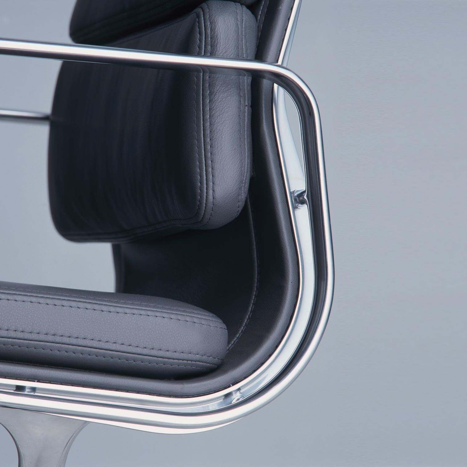 EA 219 Soft Pad Eames Alu Chair Office Chair