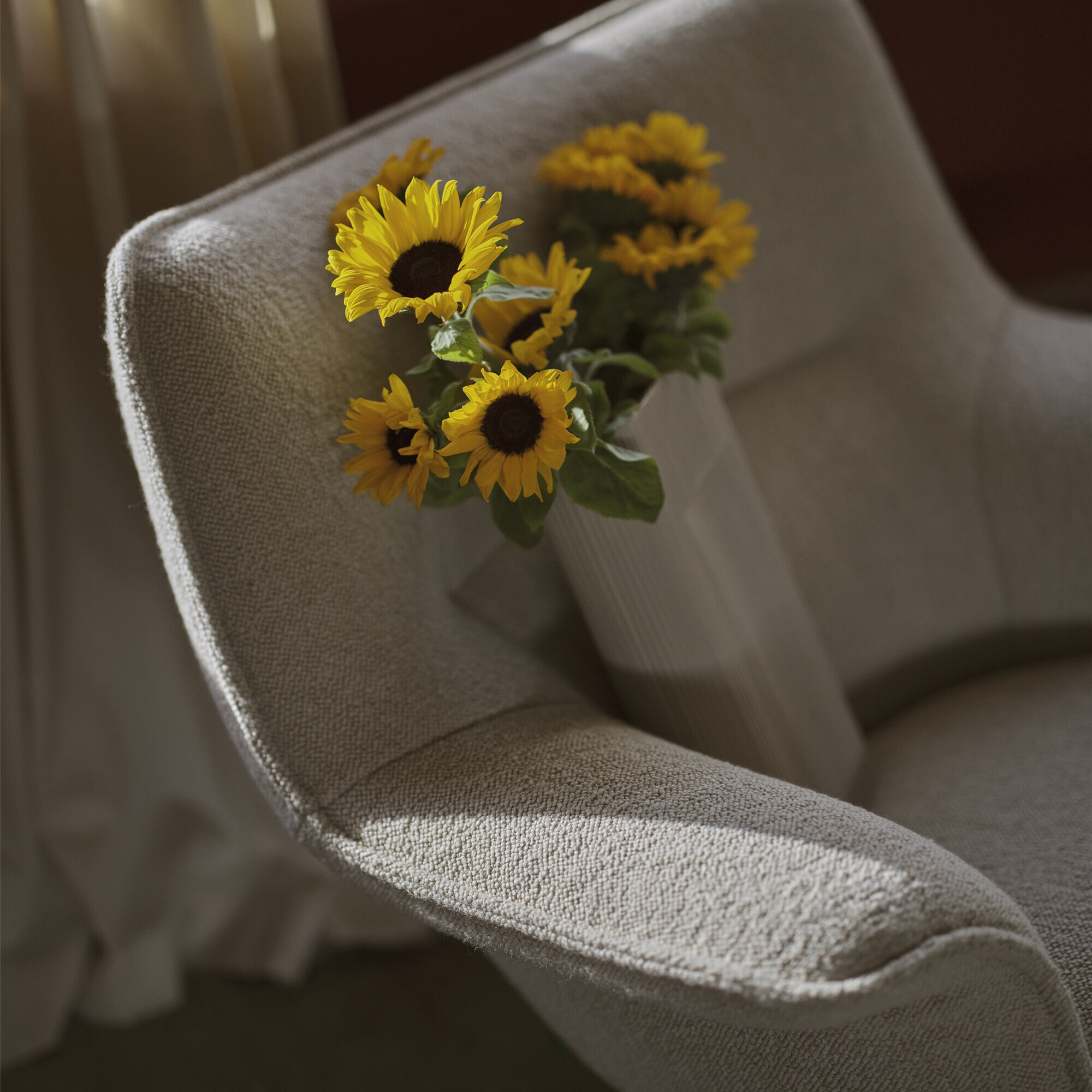 Doze Swivel Lounge Chair Low