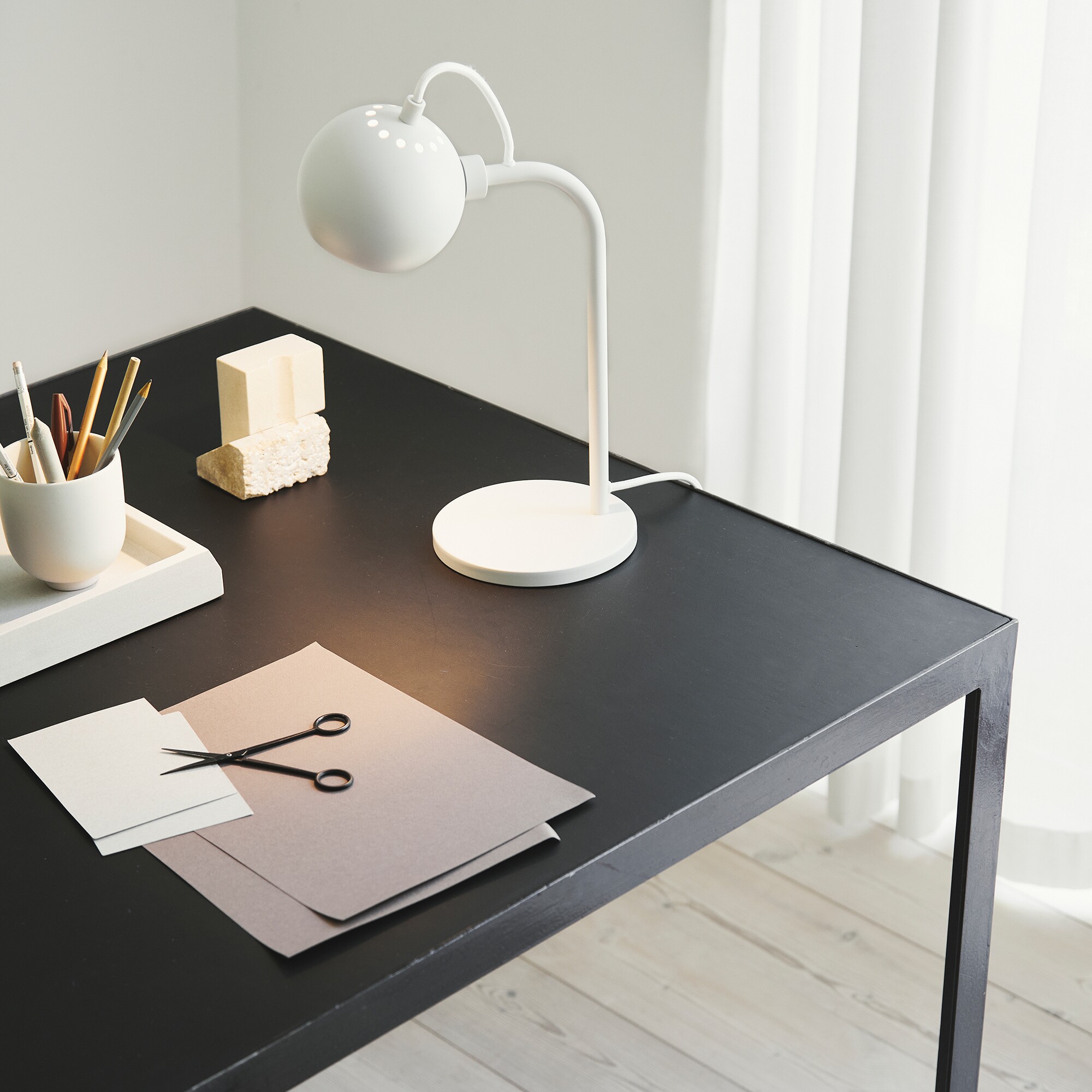 Ball Single Table Lamp Matt