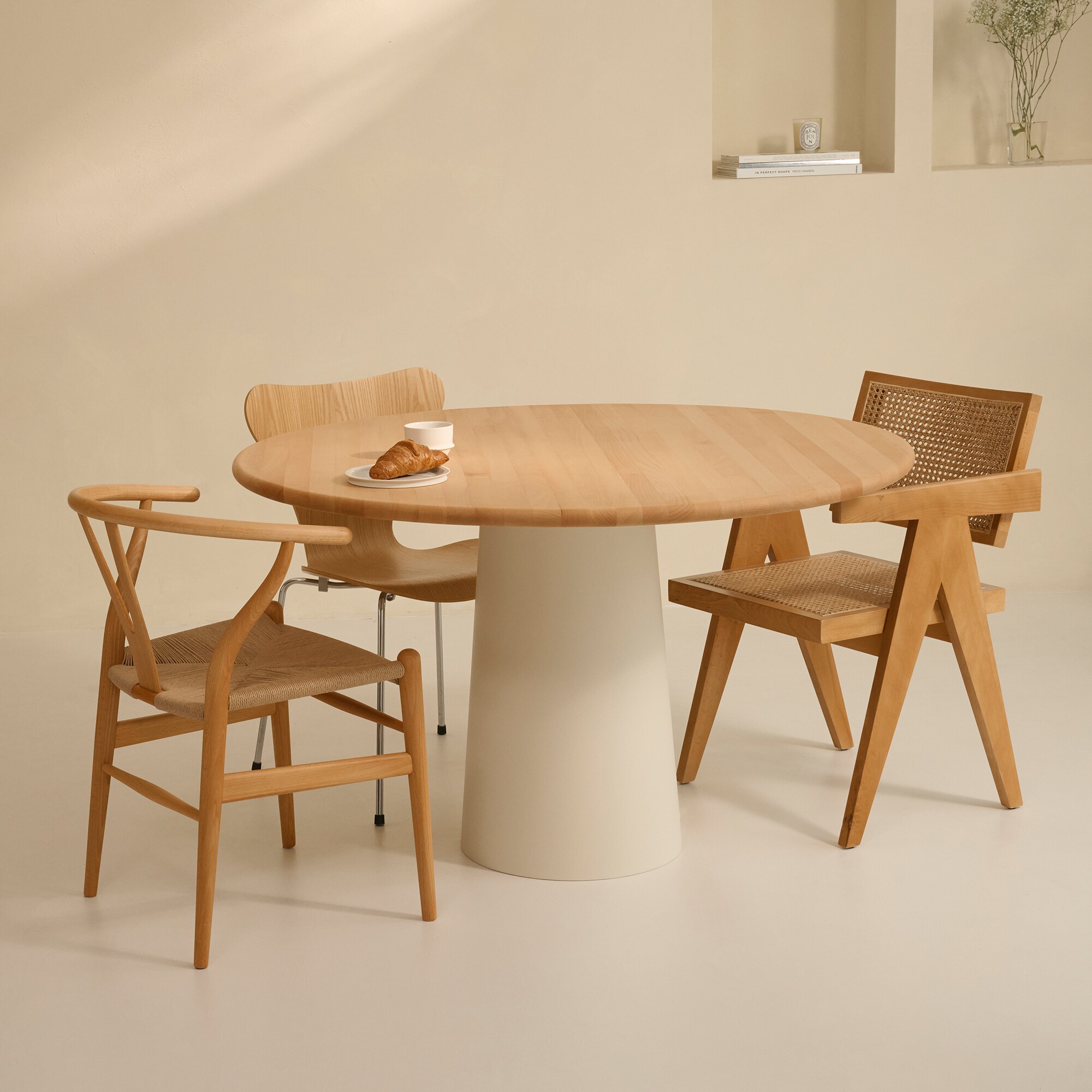 Circle of Calm Dining Table Ø 120cm
