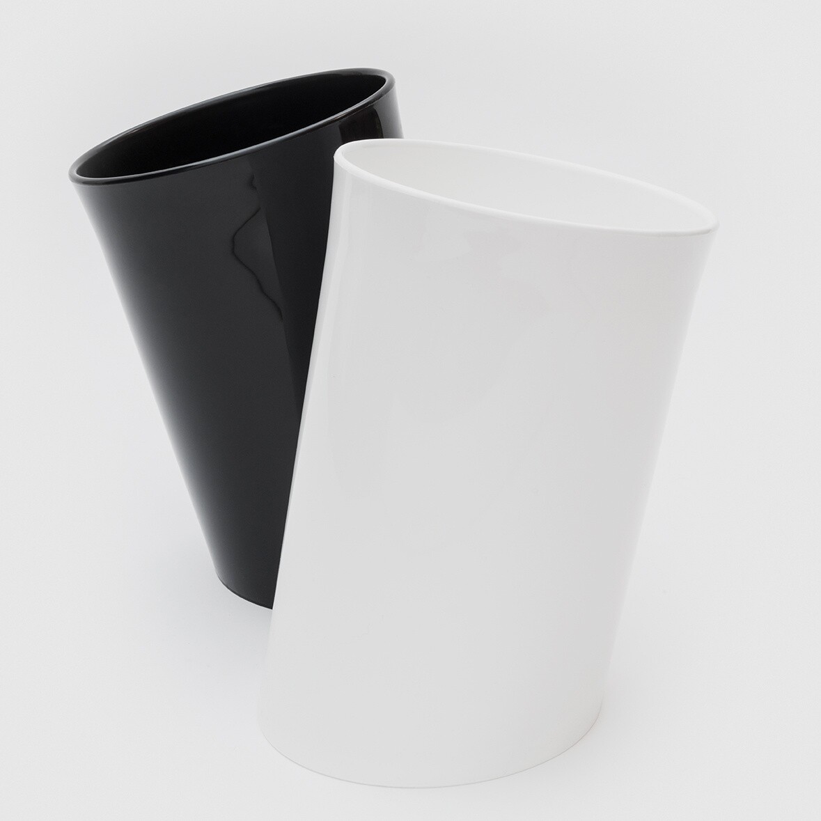 In Attesa Waste Basket