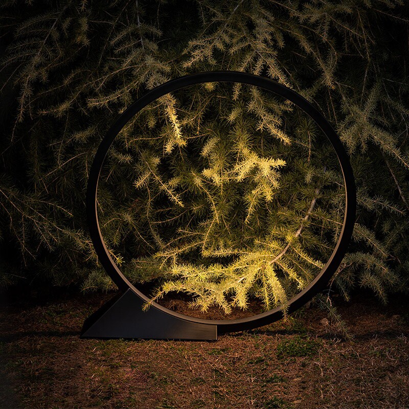 O LED Exterior Floor Lamp