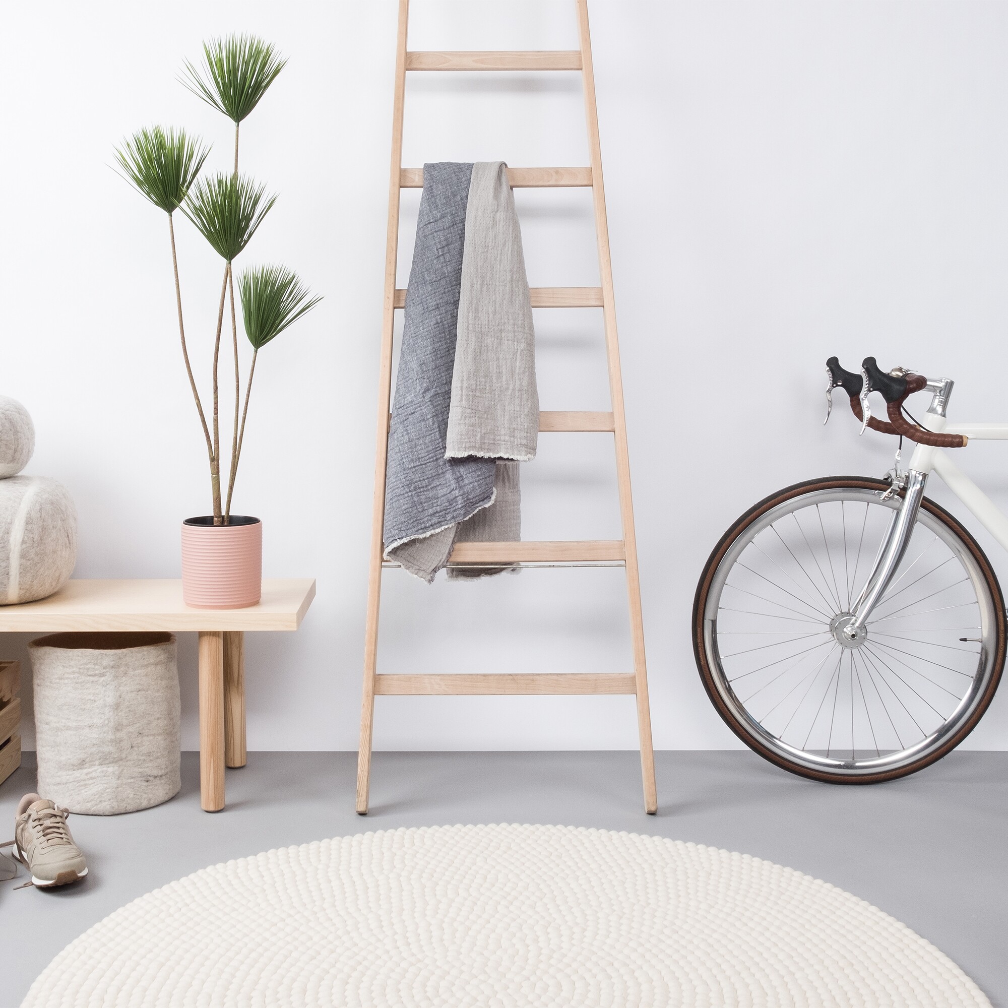 Linéa Felt Ball Rug