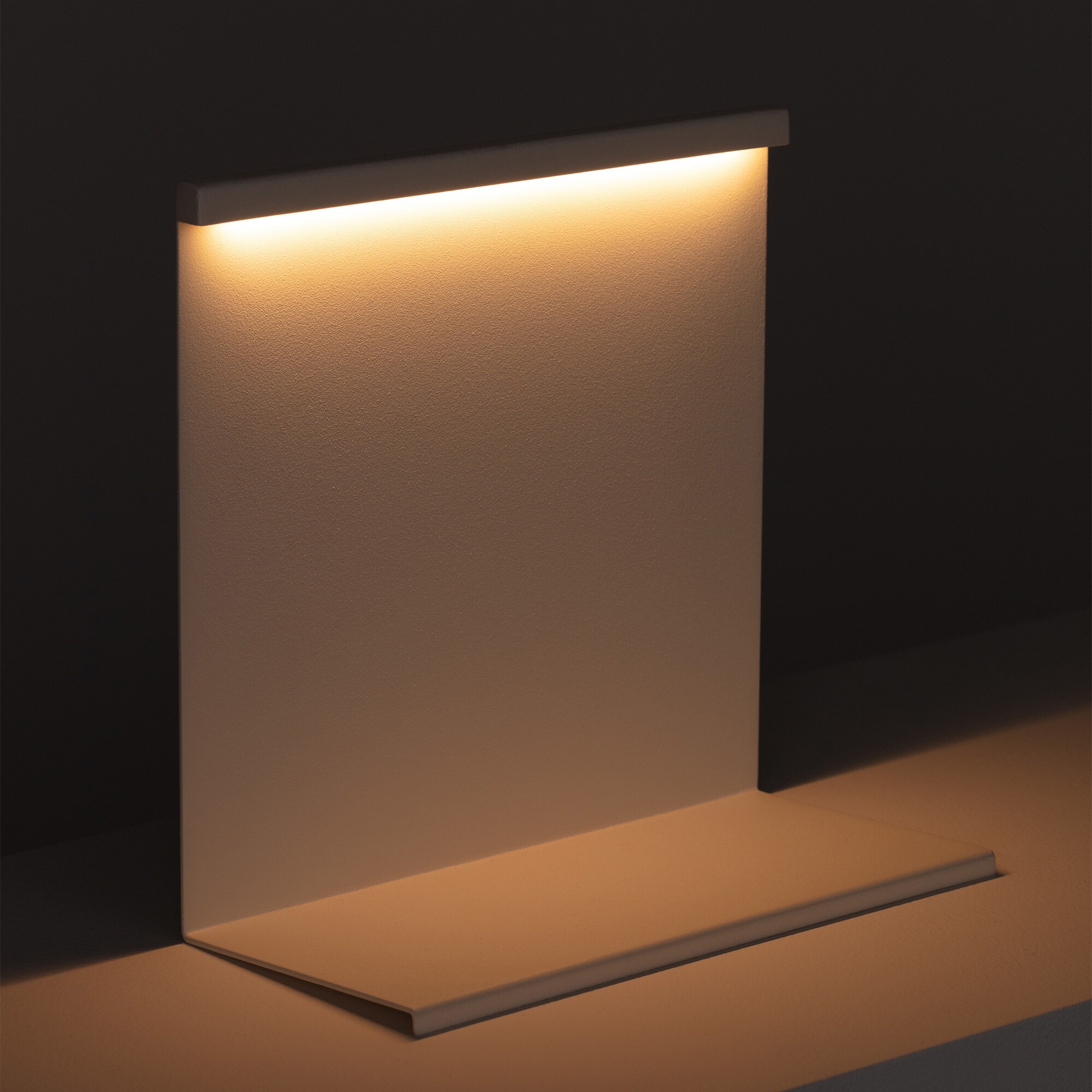LBM LED Table Lamp