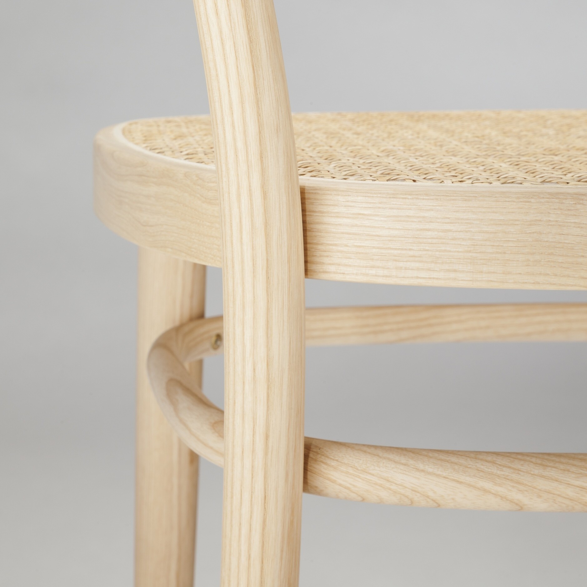 215 R Chair with wickerwork