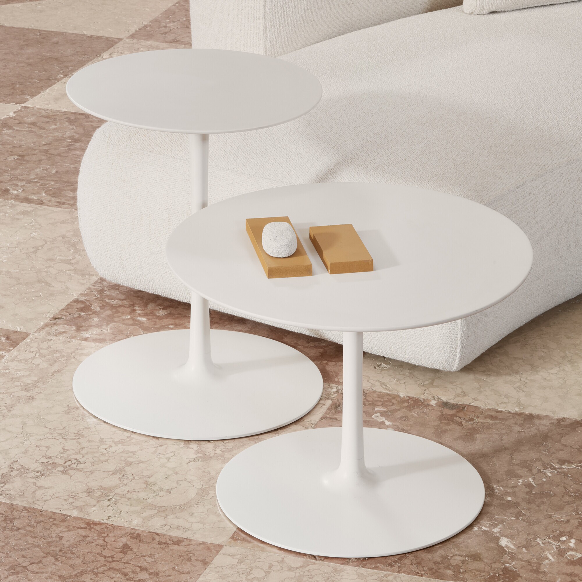 Flow Side Table Ø44cm/H 57cm